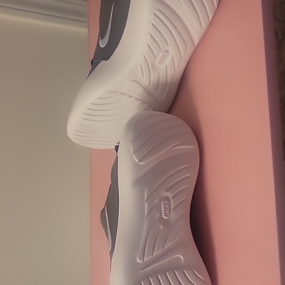 Nike shoes, Never worn - Picture 4 of 5